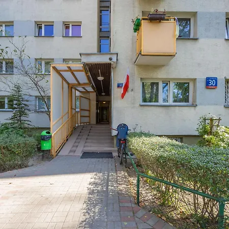 Cosy With Smart Tv By Renters ワルシャワ