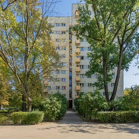 Apartman Cosy With Smart Tv By Renters Varsó